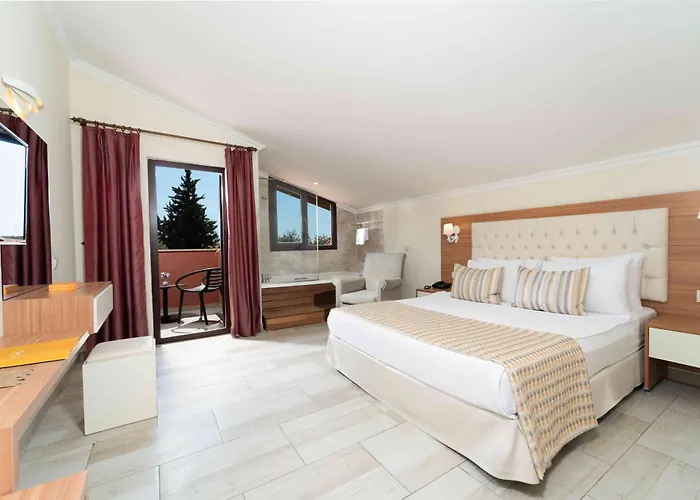 Sundia By Liberty Suncity Hotell 4*